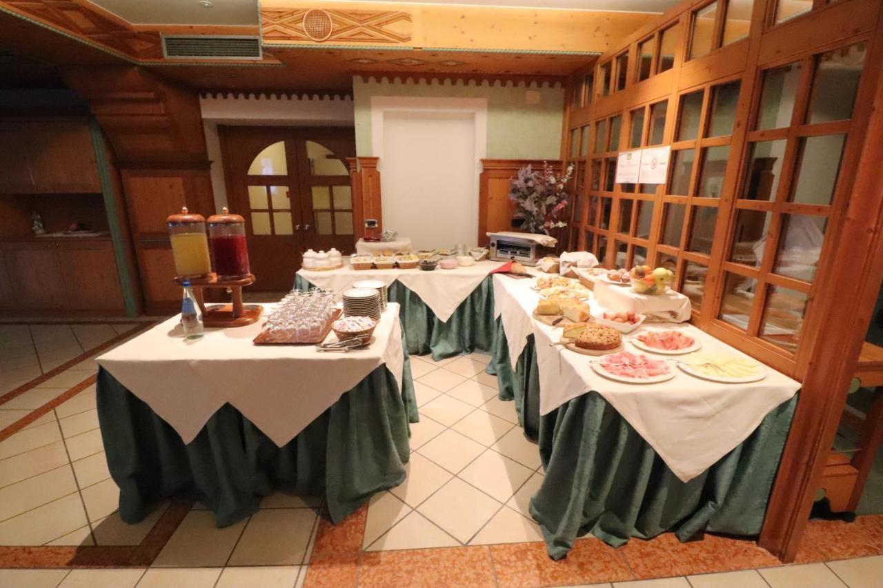 Alpen Garten Hotel Margherita Rumo Bagian luar foto