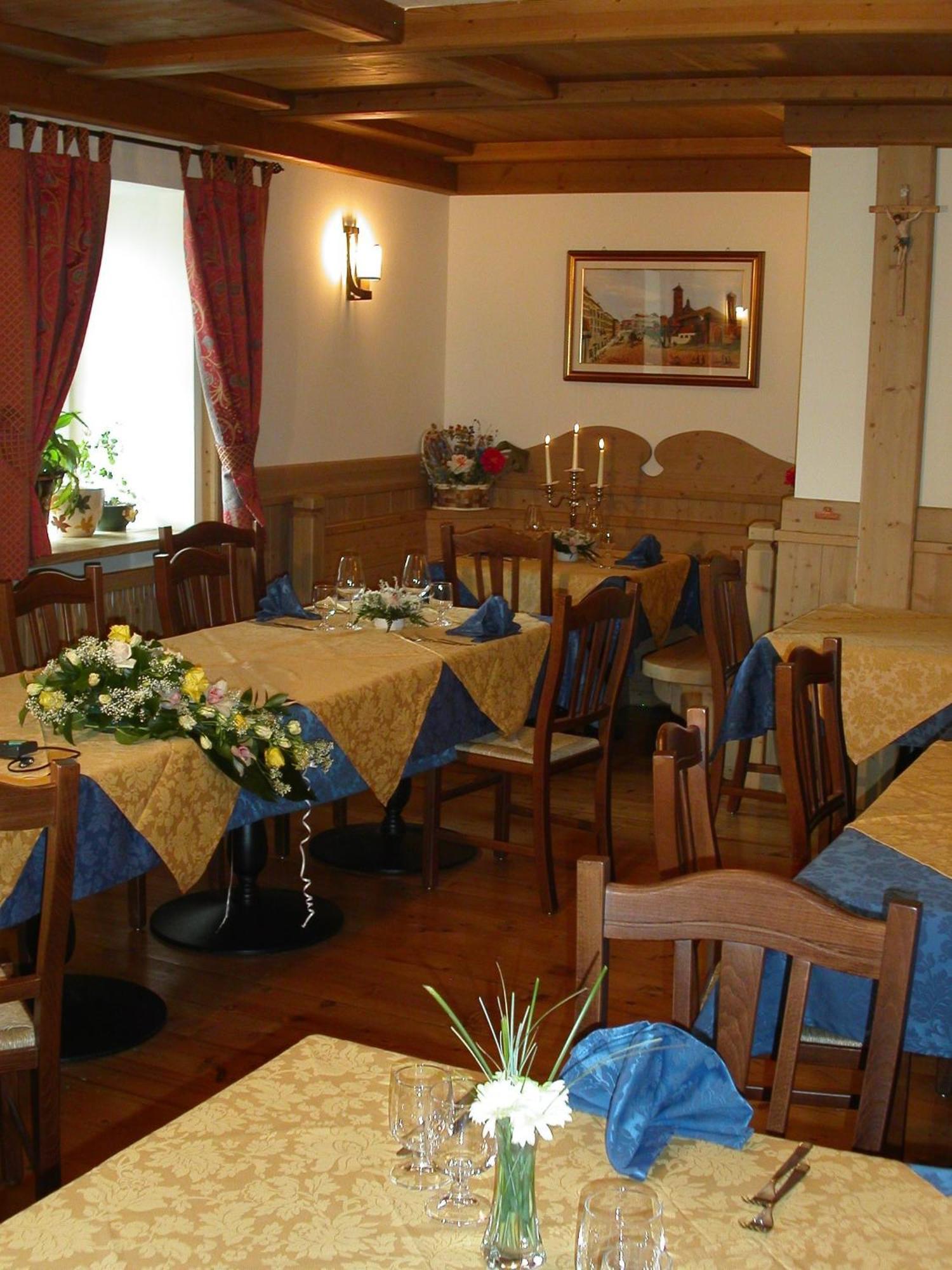 Alpen Garten Hotel Margherita Rumo Bagian luar foto