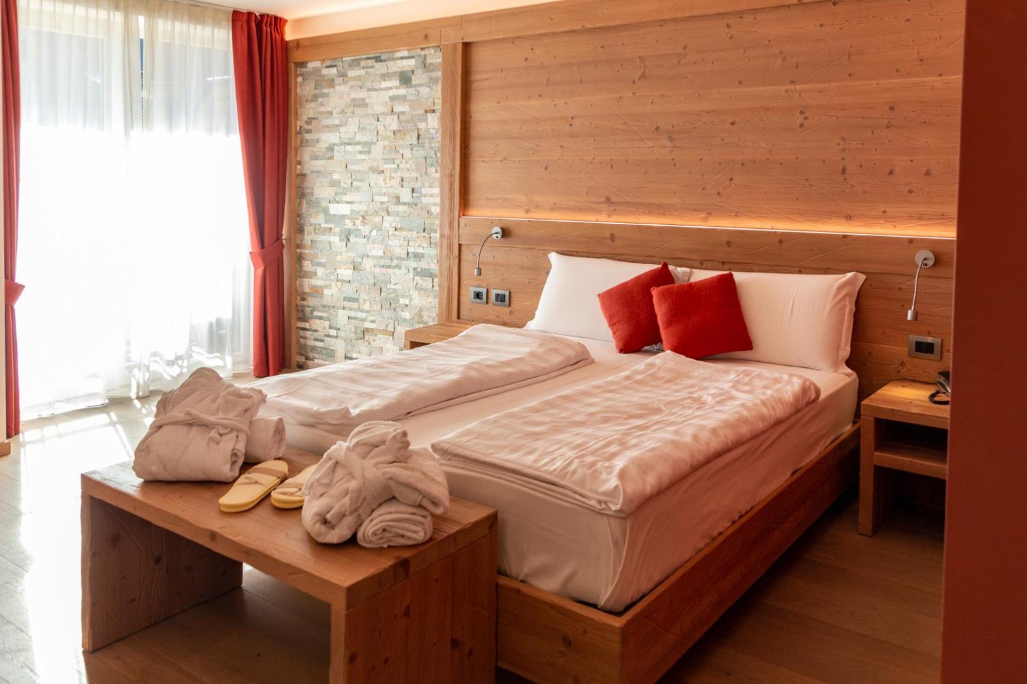 Alpen Garten Hotel Margherita Rumo Bagian luar foto