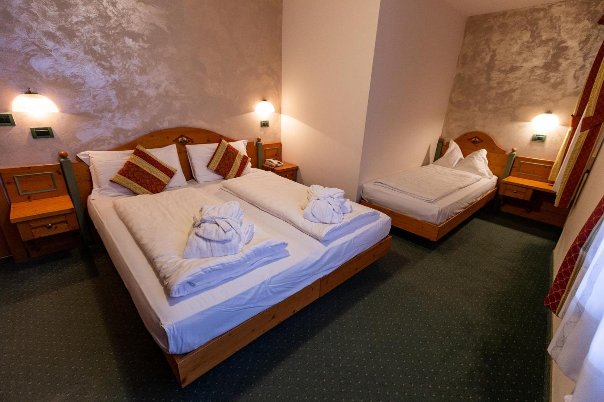 Alpen Garten Hotel Margherita Rumo Bagian luar foto